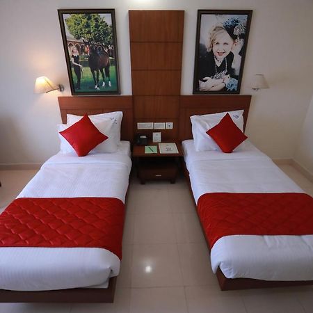 Hotel Peninsula Thrissur Εξωτερικό φωτογραφία