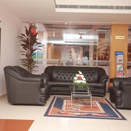Hotel Peninsula Thrissur Εξωτερικό φωτογραφία
