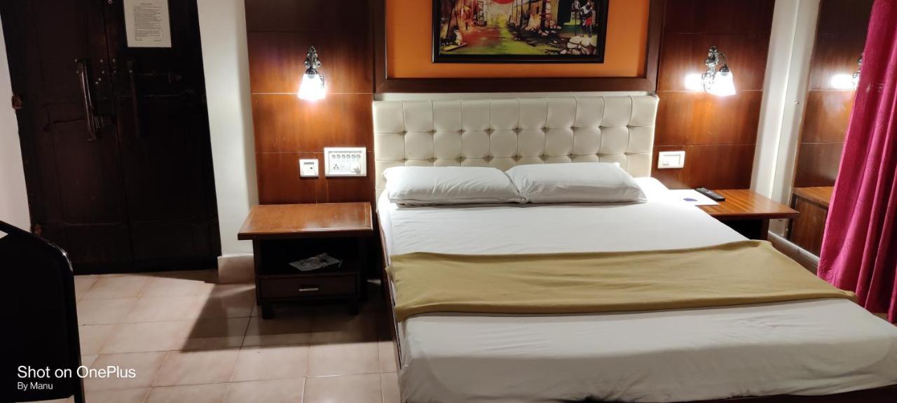 Hotel Peninsula Thrissur Εξωτερικό φωτογραφία