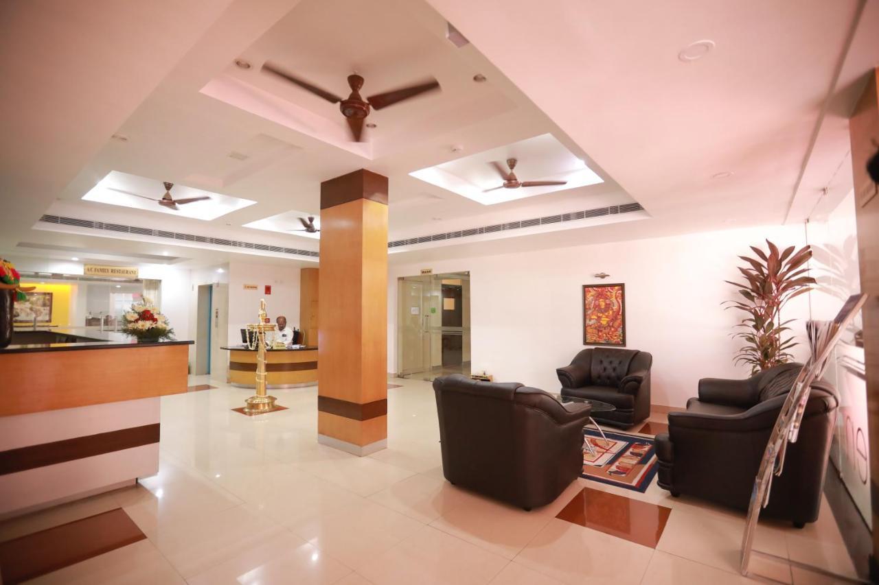 Hotel Peninsula Thrissur Εξωτερικό φωτογραφία