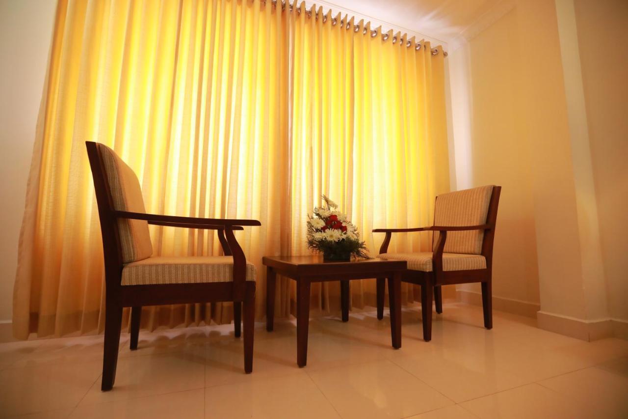 Hotel Peninsula Thrissur Εξωτερικό φωτογραφία