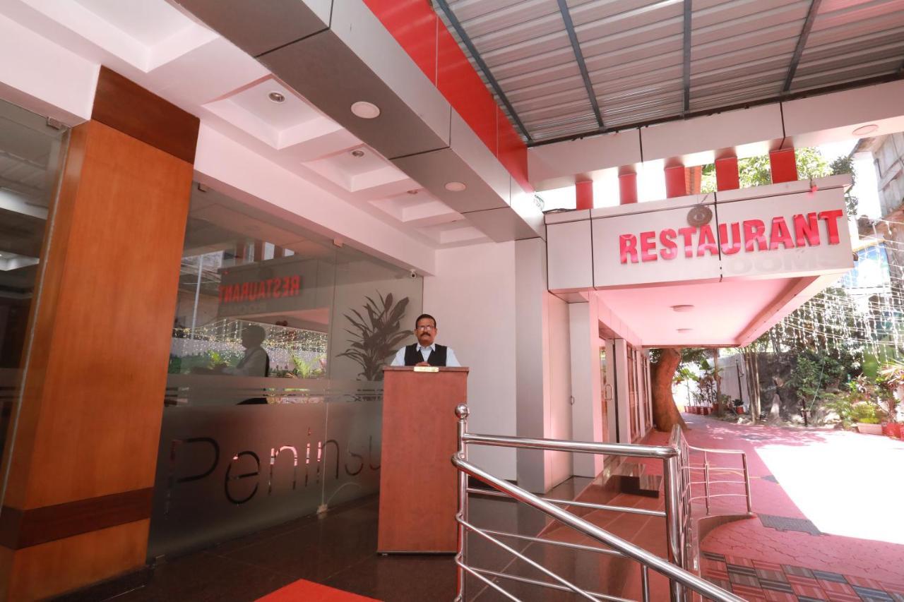 Hotel Peninsula Thrissur Εξωτερικό φωτογραφία
