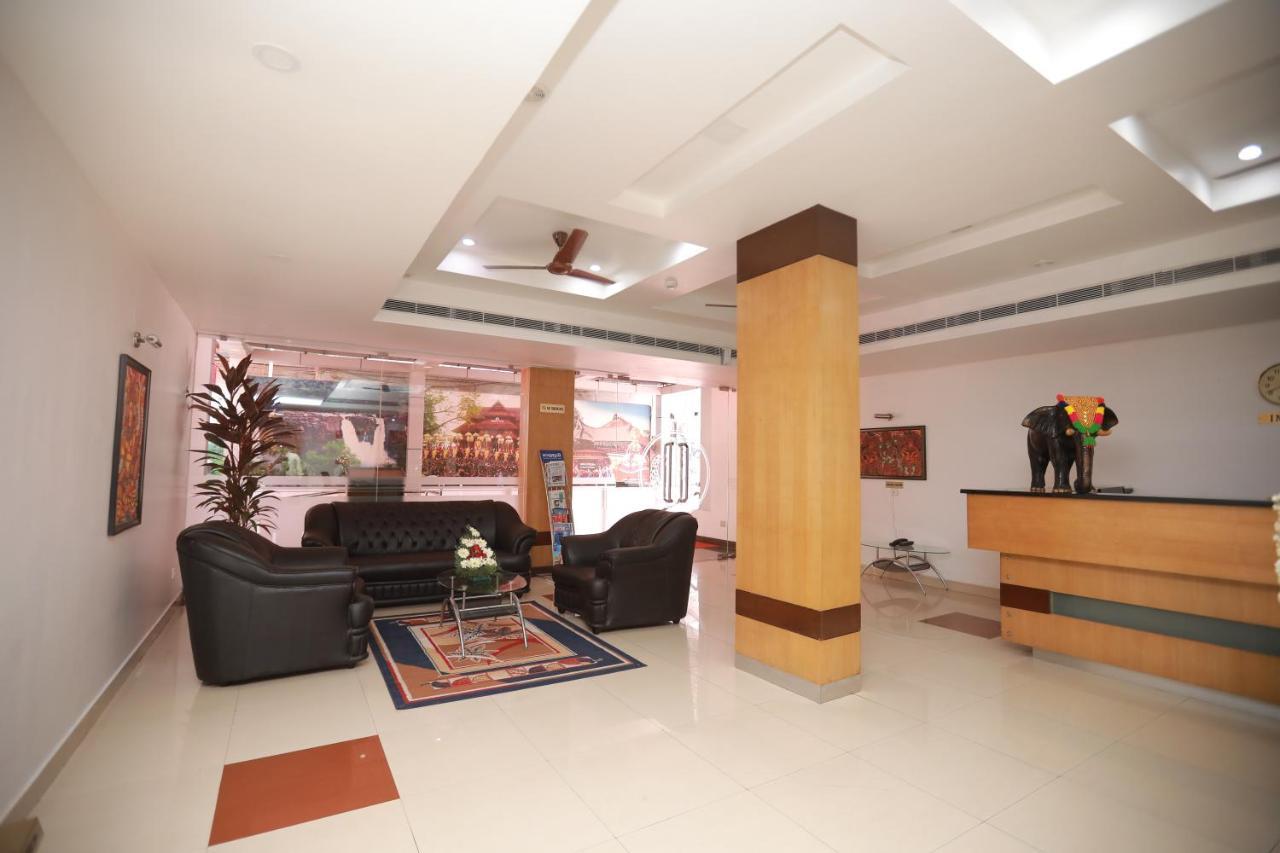 Hotel Peninsula Thrissur Εξωτερικό φωτογραφία